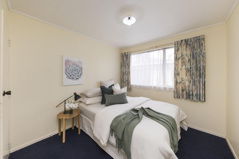 Photo of property in 12 Escort Grove, Awapuni, Palmerston North, 4412