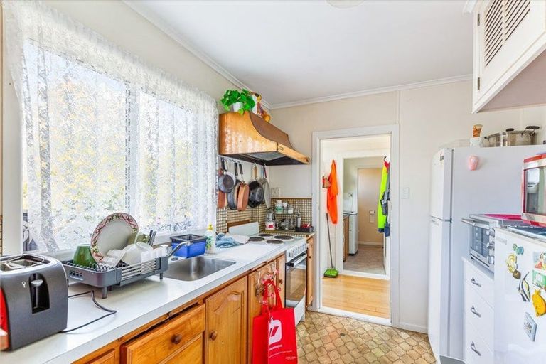 Photo of property in 805 Te Atatu Road, Te Atatu Peninsula, Auckland, 0610