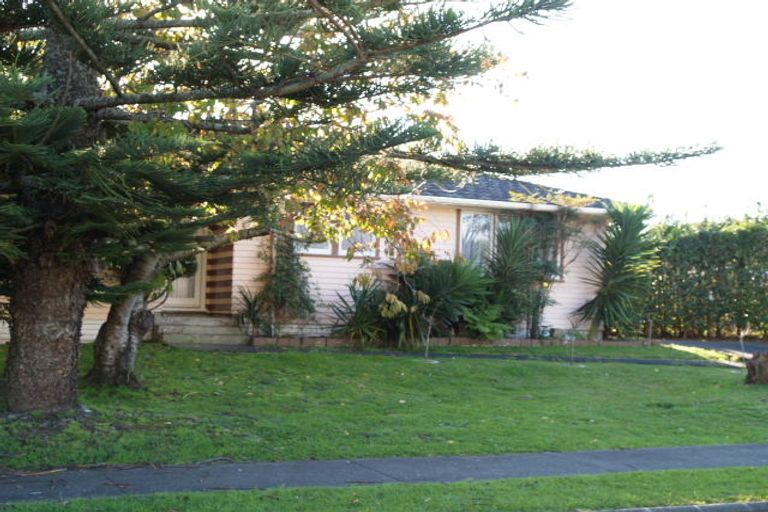 Photo of property in 5 Mayflower Close, Mangere East, Auckland, 2024