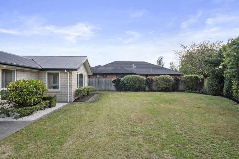 Photo of property in 14 Donovan Place, Aidanfield, Christchurch, 8025