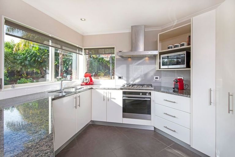 Photo of property in 8 Moycullien Lane, East Tamaki Heights, Auckland, 2016