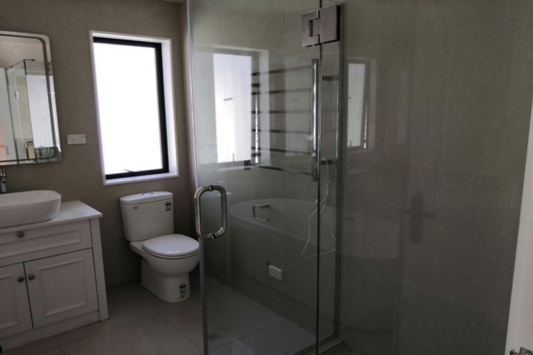 Photo of property in 27 Lawson Creek Street, Massey, Auckland, 0614