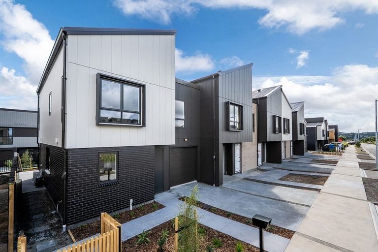Photo of property in 14 Waka Moana Drive, Hobsonville, 0616