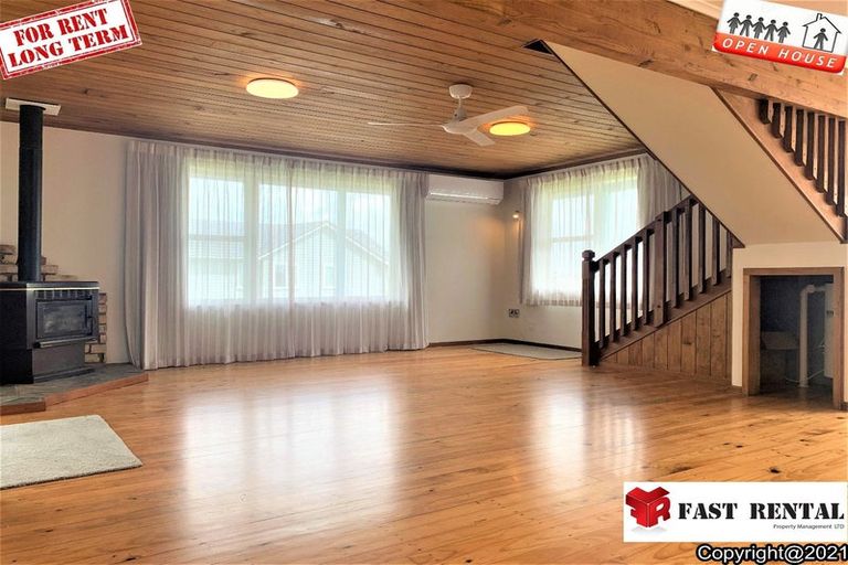 Photo of property in 83 Red Beach Road, Red Beach, 0932