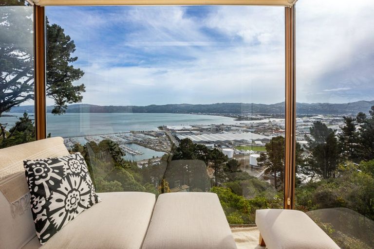 Photo of property in 35b Nikau Road, Point Howard, Lower Hutt, 5013