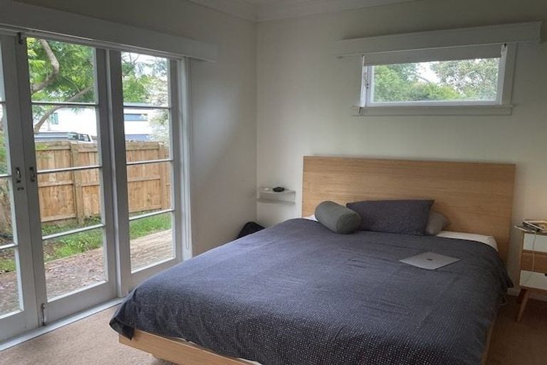 Photo of property in 18 Norman Road, Titirangi, Auckland, 0604