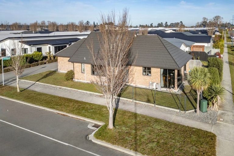 Photo of property in 42 Whakatipu Street, Pegasus, 7612