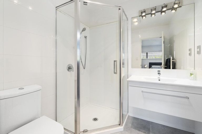 Photo of property in 6 Dida Park Drive, Kumeu, 0810
