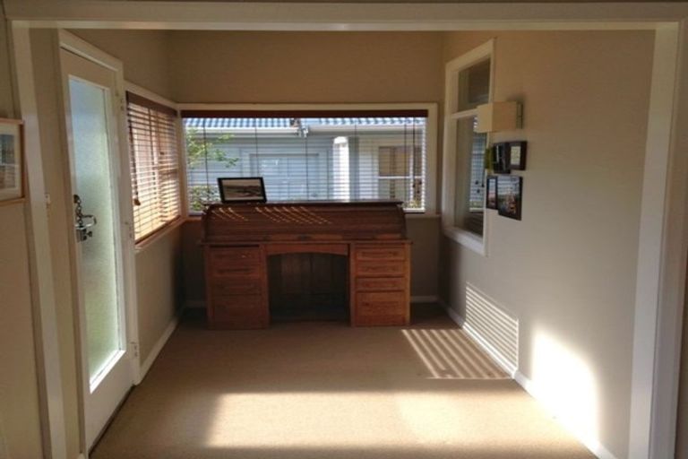 Photo of property in 43 Inglis Street, Seatoun, Wellington, 6022