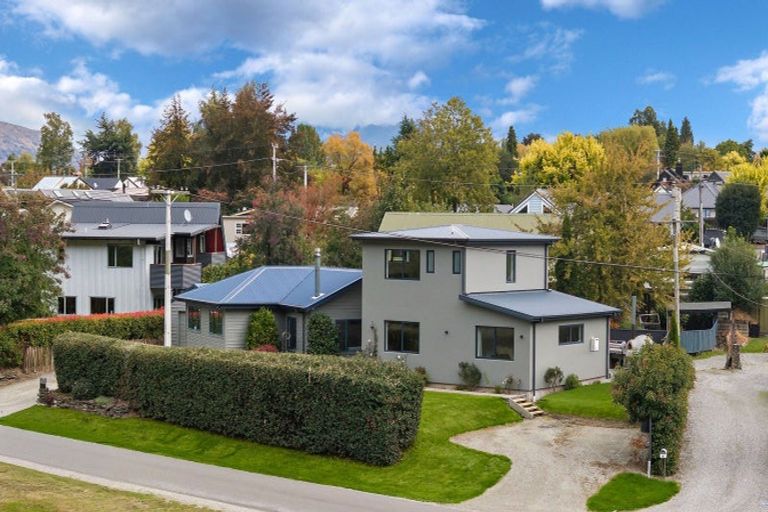 Photo of property in 18 Norfolk Street, Arrowtown, 9302