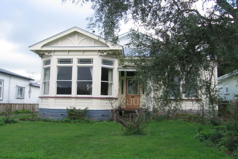 Photo of property in 411 Featherston Street, Palmerston North, 4414