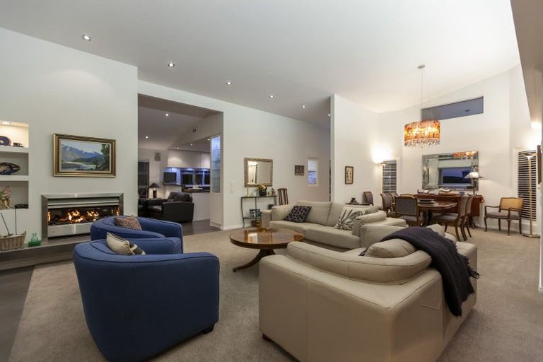 Photo of property in 5 Hana Udy Place, Paraparaumu Beach, Paraparaumu, 5032