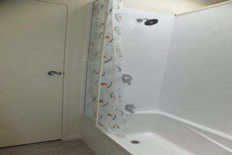 Photo of property in 5a Howard Street, Mount Cook, Wellington, 6021