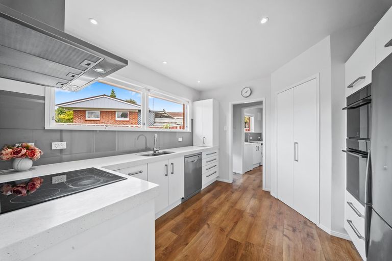 Photo of property in 10 Alf Walker Place, Papakura, 2110