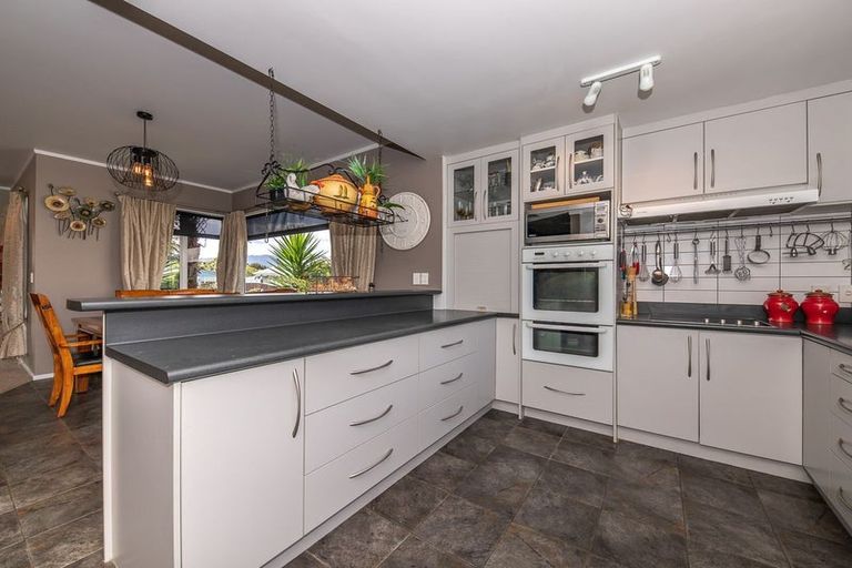 Photo of property in 22 Queen Street, Westport, 7825