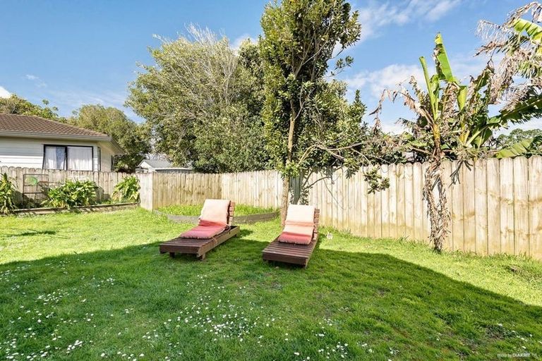 Photo of property in 23 Riverton Drive, Randwick Park, Auckland, 2105