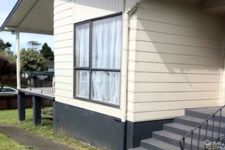 Photo of property in 43 Sharland Avenue, Manurewa, Auckland, 2102