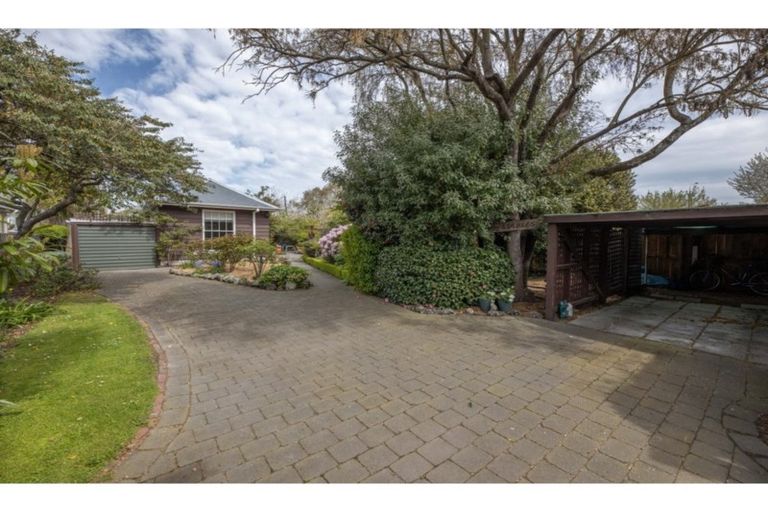 Photo of property in 105a Hinau Street, Riccarton, Christchurch, 8041