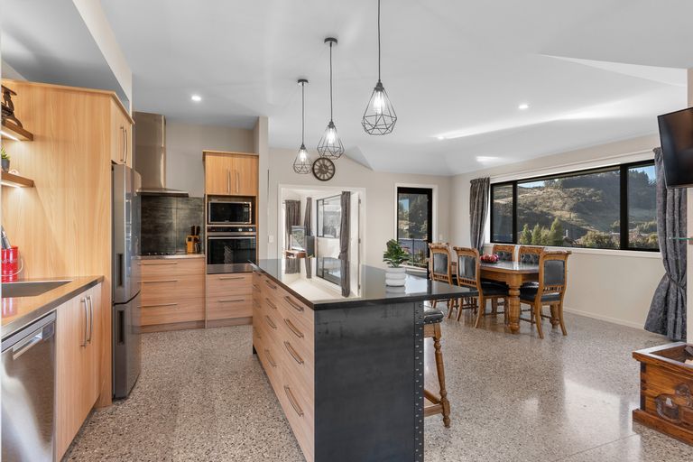 Photo of property in 9 Goddard Way, Sawyers Bay, Port Chalmers, 9023
