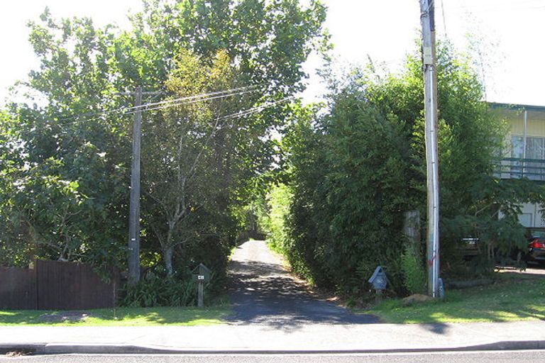 Photo of property in 1/42 Woodlands Crescent, Browns Bay, Auckland, 0630