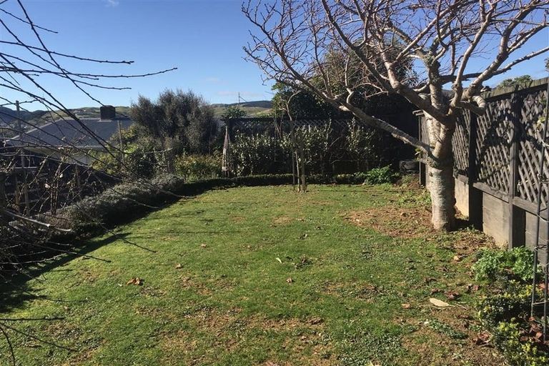 Photo of property in 41 Larsen Crescent, Tawa, Wellington, 5028