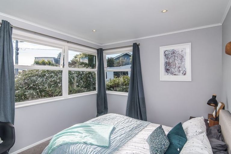 Photo of property in 7 Pauline Way, Paparangi, Wellington, 6037