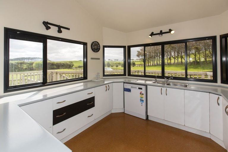 Photo of property in 106 Rehutai Road, Baylys Beach, Dargaville, 0377