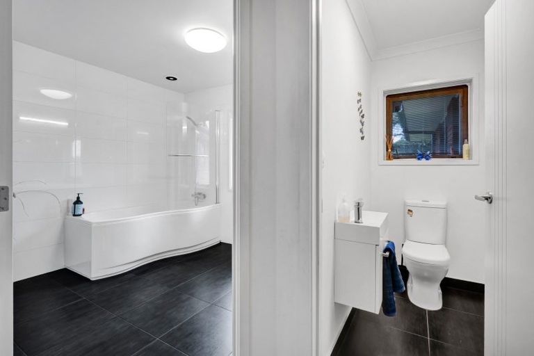 Photo of property in 17a Kauri Street, Inglewood, 4330