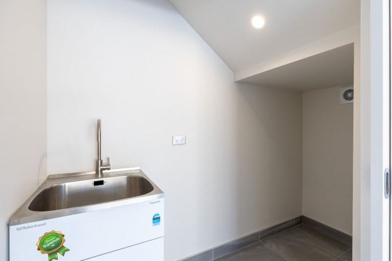 Photo of property in 6c Kaweka Street, New Lynn, Auckland, 0600
