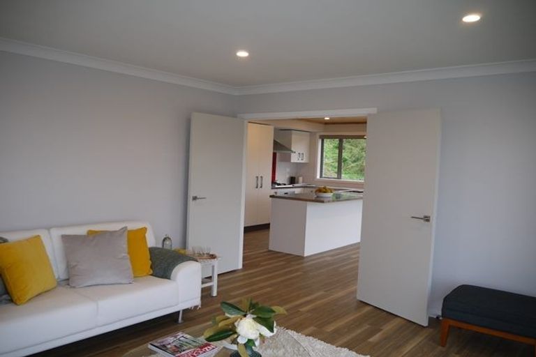 Photo of property in 25 Grumman Lane, Newlands, Wellington, 6037