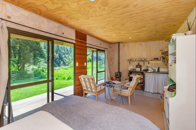 Photo of property in 803 Gladstone Road, Levin, 5571