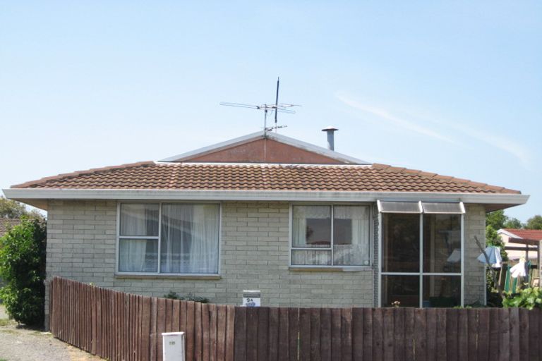 Photo of property in 9 Leonie Place, Aranui, Christchurch, 8061