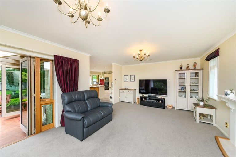 Photo of property in 11 Wanganui Road, Marton, 4710
