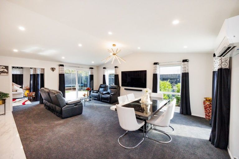 Photo of property in 9 Ivy Lane, Kelvin Grove, Palmerston North, 4414