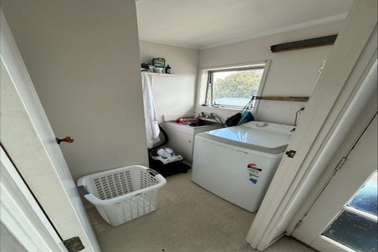 Photo of property in 34 Cedar Heights Avenue, Massey, Auckland, 0614