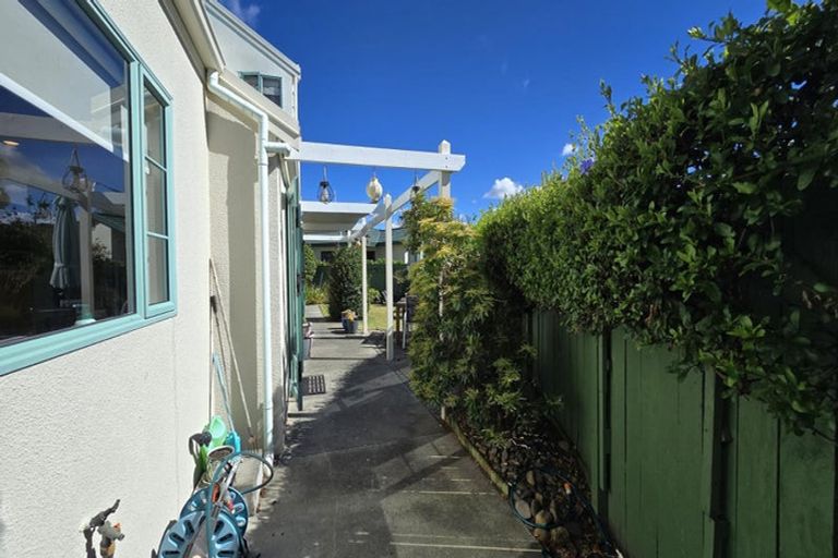 Photo of property in 8 Montague Way, Taradale, Napier, 4112