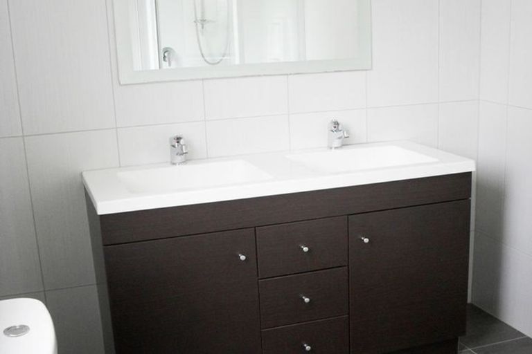 Photo of property in 10 Norma Avenue, Te Atatu South, Auckland, 0610