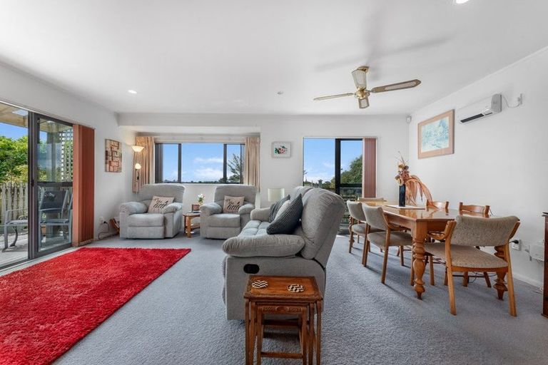 Photo of property in 7/485 Don Buck Road, Massey, Auckland, 0614