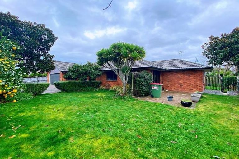 Photo of property in 16 Milbrook Place, Chartwell, Hamilton, 3210