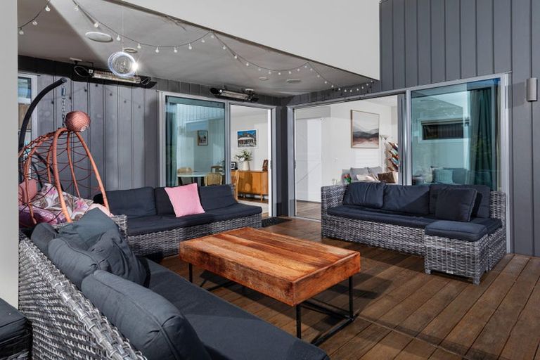 Photo of property in 15 Landsborough Lane, Wanaka, 9305