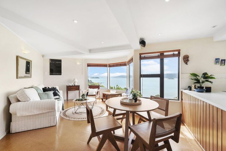 Photo of property in 38 Napier Street, Karaka Bays, Wellington, 6022