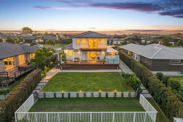 Photo of property in 94 Pohutukawa Parade, Riverhead, 0820