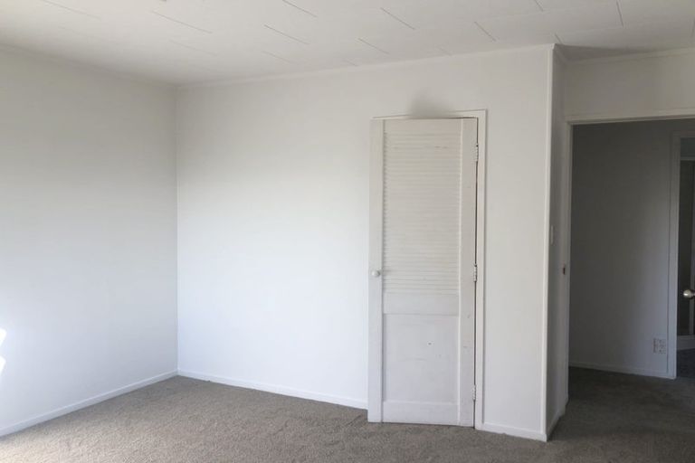 Photo of property in 26 Santiago Crescent, Unsworth Heights, Auckland, 0632