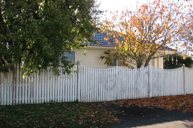 Photo of property in 11 Mickle Street, Te Atatu South, Auckland, 0610