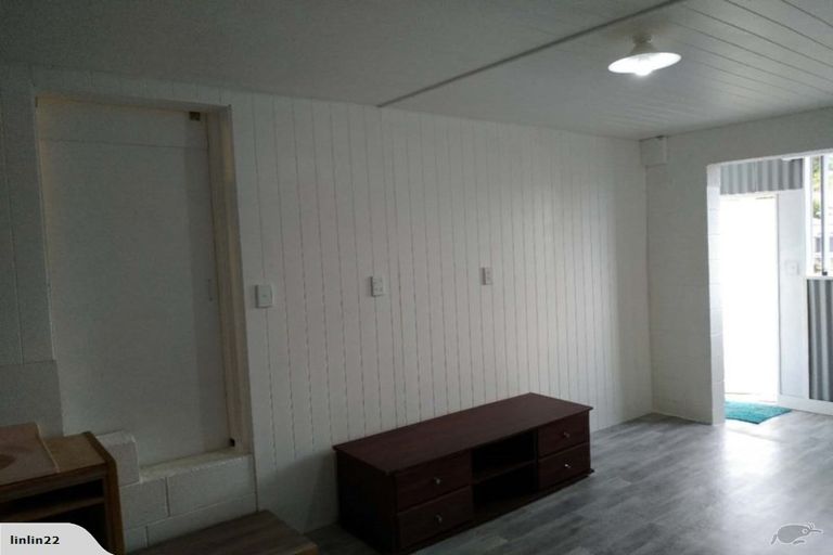 Photo of property in 2/22 Wykeham Place, Glenfield, Auckland, 0629