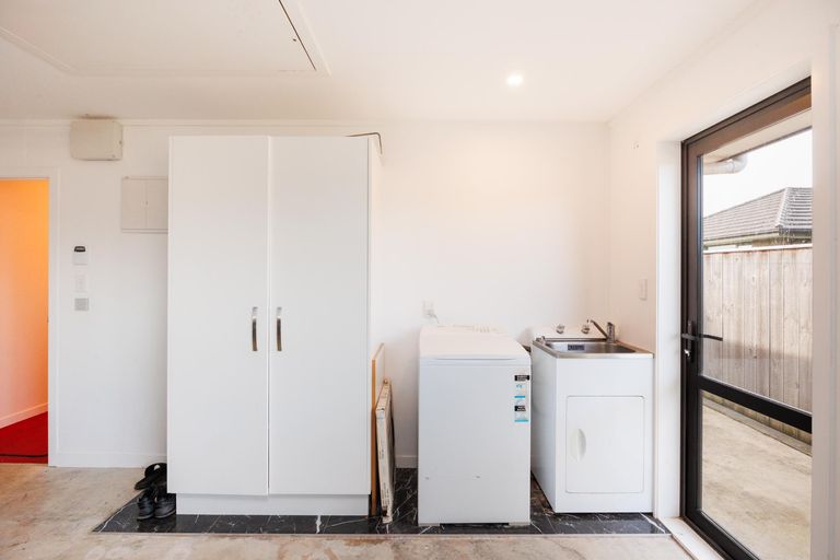 Photo of property in 5 Cyprus Place, Fitzherbert, Palmerston North, 4410