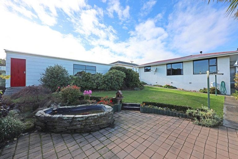 Photo of property in 32 Awamoa Road, Holmes Hill, Oamaru, 9401