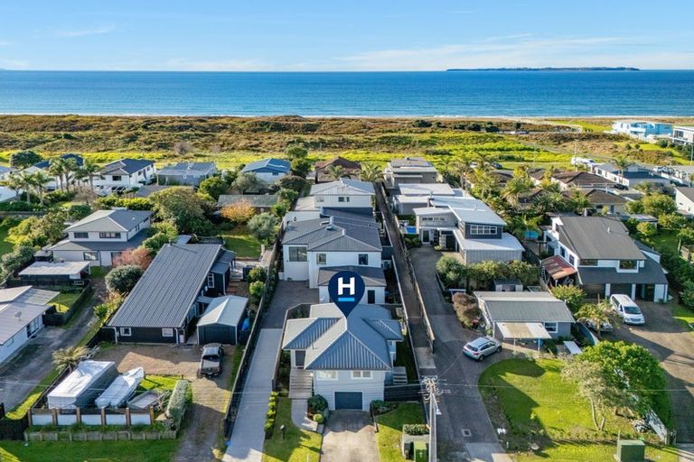 Photo of property in 107b Simpson Road, Papamoa Beach, Papamoa, 3118