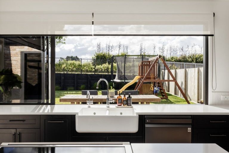 Photo of property in 1 Kiritiana Close, Pyes Pa, Tauranga, 3112