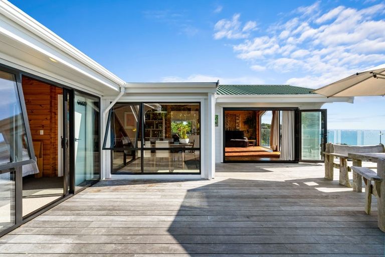 Photo of property in 3 Edwin Mitchelson Road, Muriwai, Waimauku, 0881